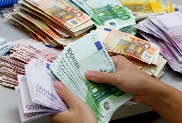 Como llevar dinero a Europa