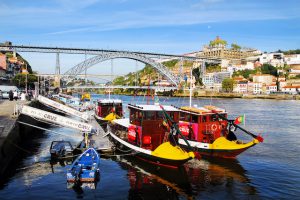 Barcos en la Ribeira de Oporto