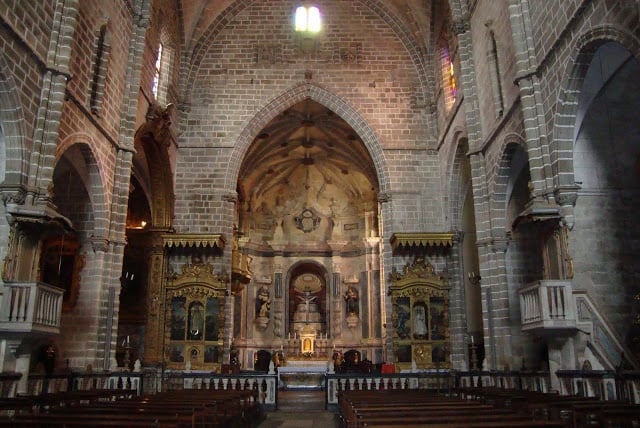 Mosteiro de Santa Clara a Velha (Monasterio de Santa Clara la Vieja)