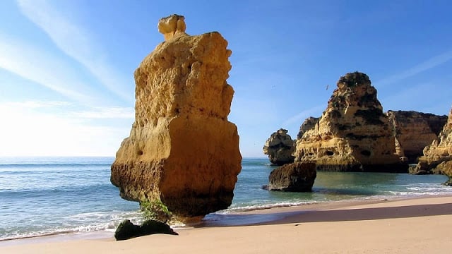 Praia da Marinha (Playa de la Marina) en Algarve