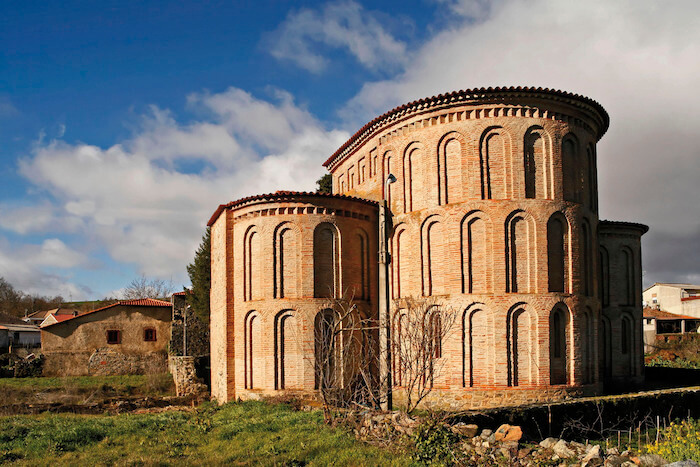 Mosteiro de Castro de Avelãs