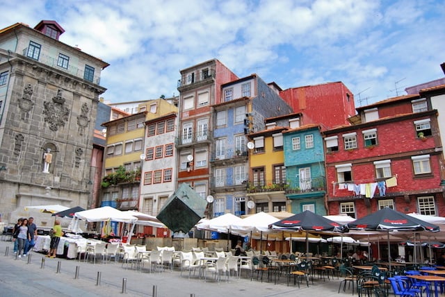 Ribeira de Oporto con casas típicas