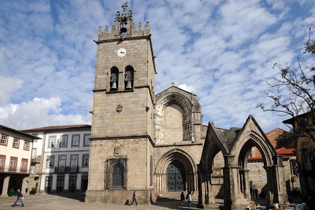 Iglesia de Nuestra Señora da Oliveira en Guimarães