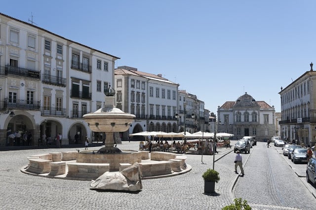 Calles comerciales en Évora
