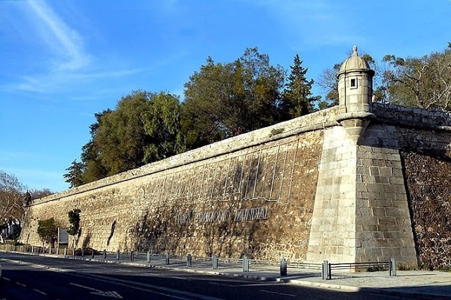 Información sobre las murallas de Évora
