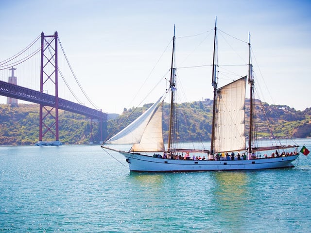 Paseo en barco por Lisboa