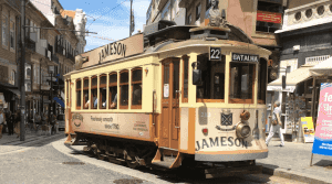 Paseo en tranvía por Oporto