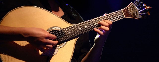 Guitarra portuguesa en el fado