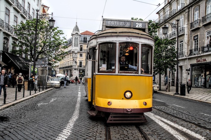 Tranvia 28E en Lisboa